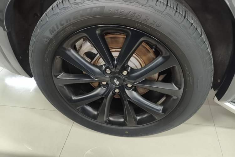 Used Li Auto ONE 2021 Extended-Range 6-Seater Version Right Rear Wheel Hub