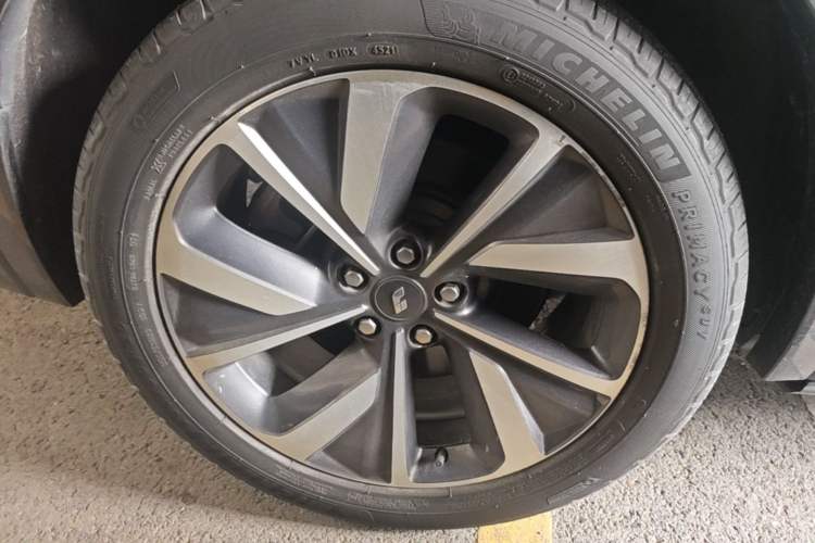 Used Li Auto ONE 2021 Extended-Range 6-Seater Version Right Rear Wheel Hub
