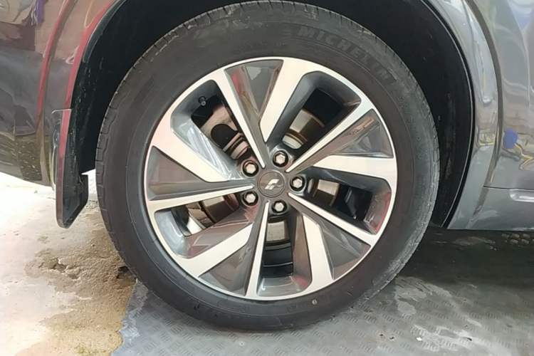 Used Li Auto ONE 2021 Extended-Range 6-Seater Version Right Rear Wheel Hub