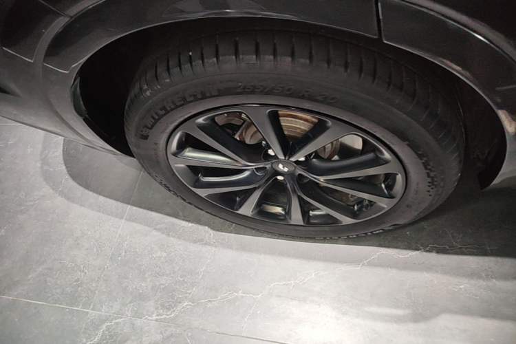 Used Li Auto ONE 2021 Extended-Range 6-Seater Version Right Rear Wheel Hub