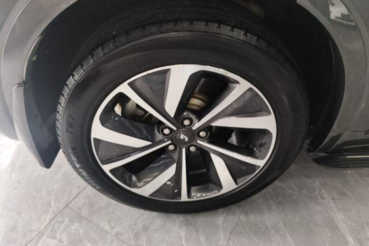 Used Li Auto ONE 2021 Extended-Range 6-Seater Version Right Rear Wheel Hub