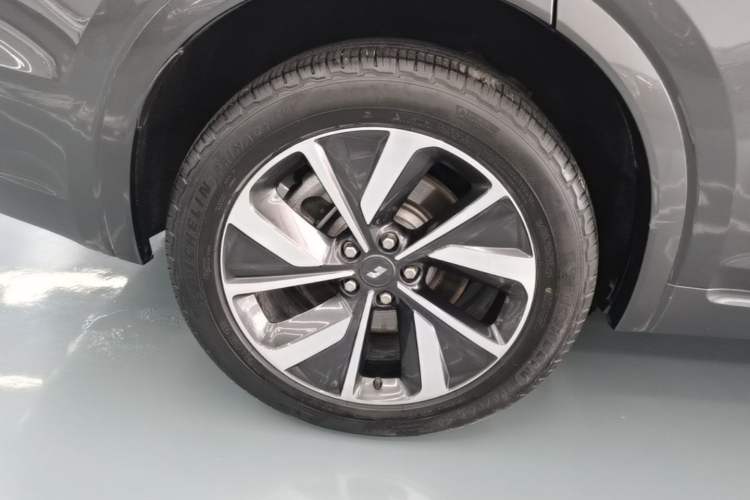 Used Li Auto ONE 2021 Extended-Range 6-Seater Version Right Rear Wheel Hub