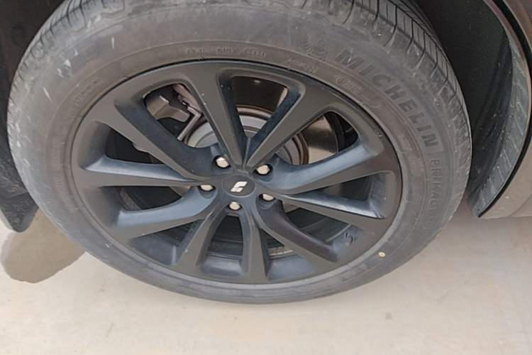 Used Li Auto ONE 2021 Extended-Range 6-Seater Version Right Rear Wheel Hub