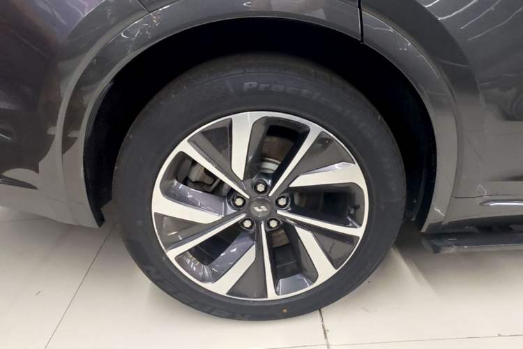 Used Li Auto ONE 2021 Extended-Range 6-Seater Version Right Rear Wheel Hub