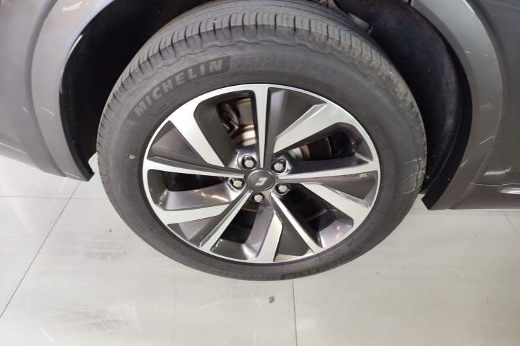 Used Li Auto ONE 2021 Extended-Range 6-Seater Version Right Rear Wheel Hub