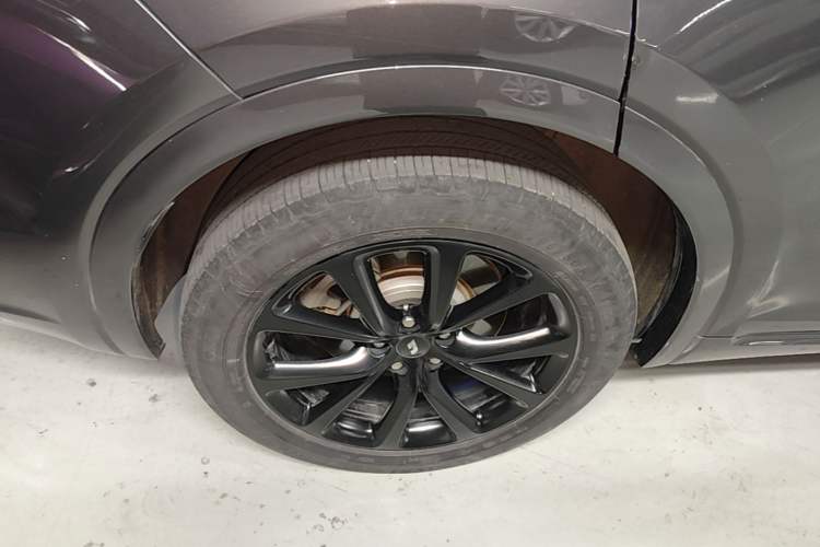 Used Li Auto ONE 2021 Extended-Range 6-Seater Version Right Rear Wheel Hub