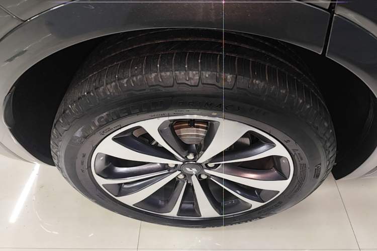 Used Li Auto ONE 2021 Extended-Range 6-Seater Version Right Rear Wheel Hub