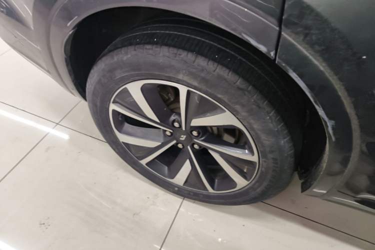Used Li Auto ONE 2021 Extended-Range 6-Seater Version Right Rear Wheel Hub