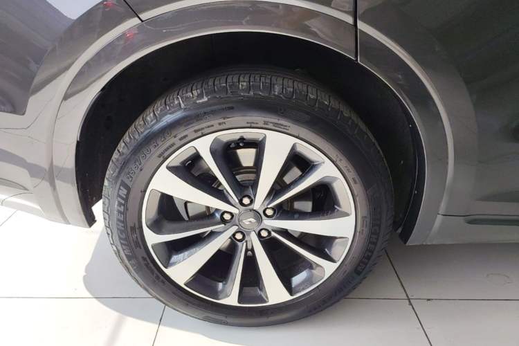 Used Li Auto ONE 2021 Extended-Range 6-Seater Version Right Rear Wheel Hub