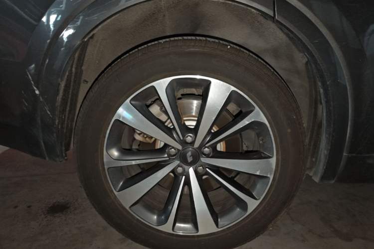 Used Li Auto ONE 2021 Extended-Range 6-Seater Version Right Rear Wheel Hub