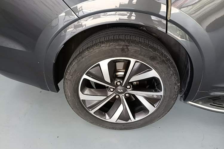 Used Li Auto ONE 2021 Extended-Range 6-Seater Version Right Rear Wheel Hub