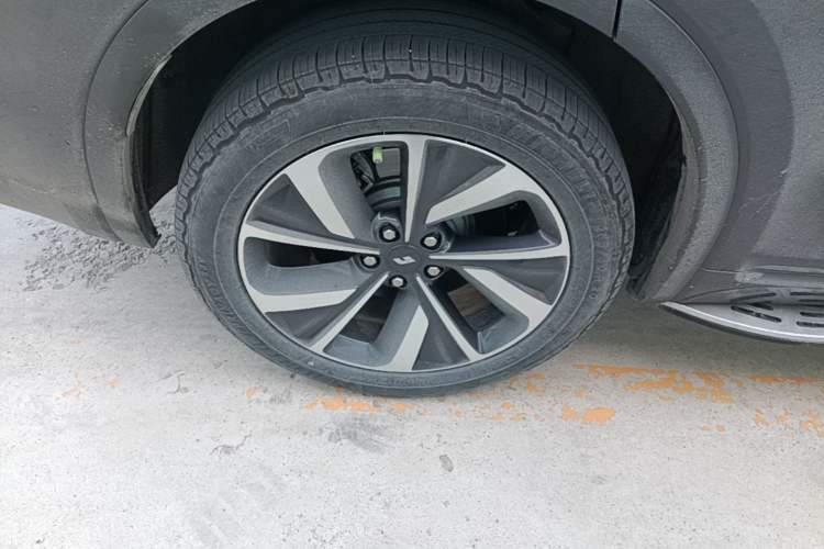 Used Li Auto ONE 2021 Extended-Range 6-Seater Version Right Rear Wheel Hub
