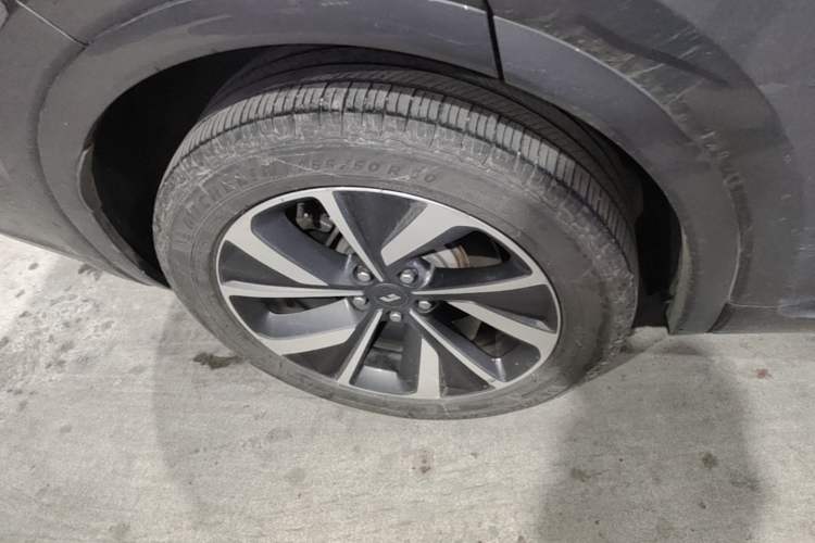Used Li Auto ONE 2021 Extended-Range 6-Seater Version Right Rear Wheel Hub