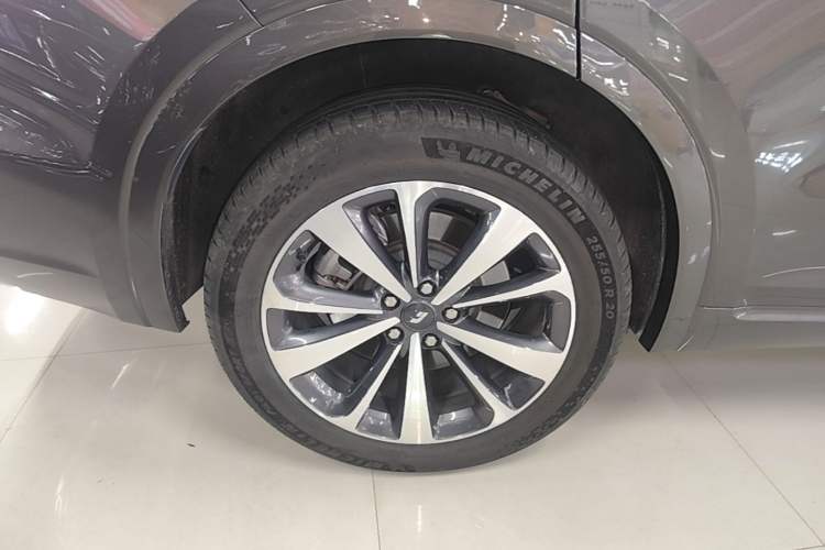 Used Li Auto ONE 2021 Extended-Range 6-Seater Version Right Rear Wheel Hub