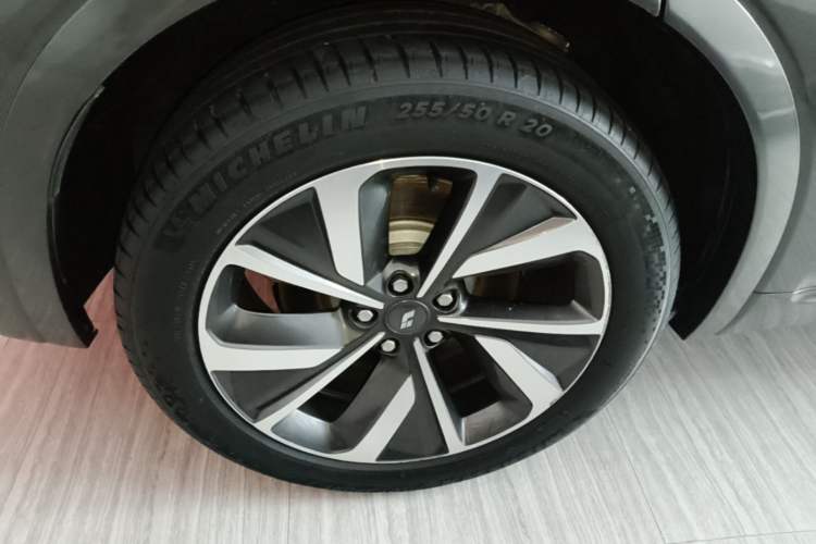 Used Li Auto ONE 2021 Extended-Range 6-Seater Version Right Rear Wheel Hub