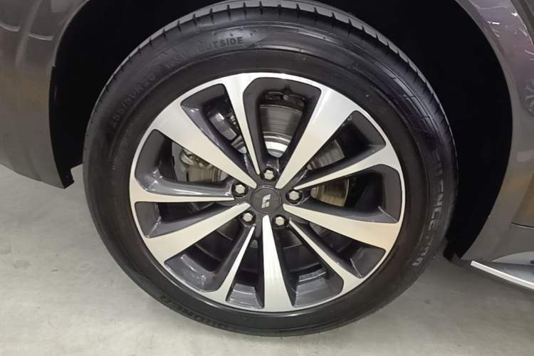 Used Li Auto ONE 2021 Extended-Range 6-Seater Version Right Rear Wheel Hub