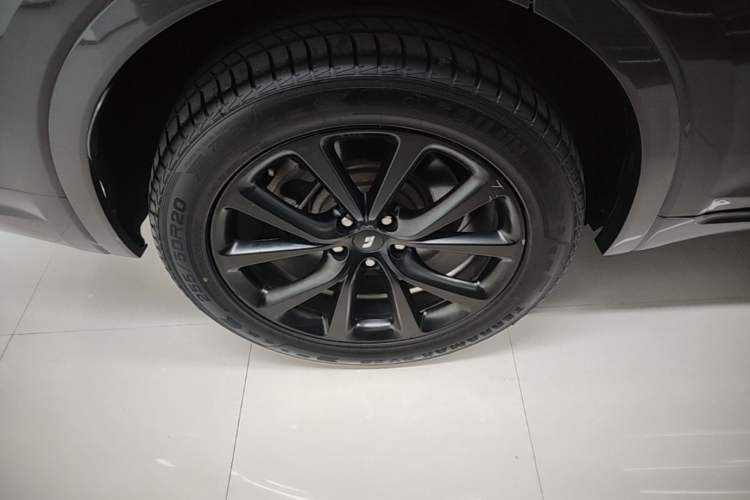 Used Li Auto ONE 2021 Extended-Range 6-Seater Version Right Rear Wheel Hub