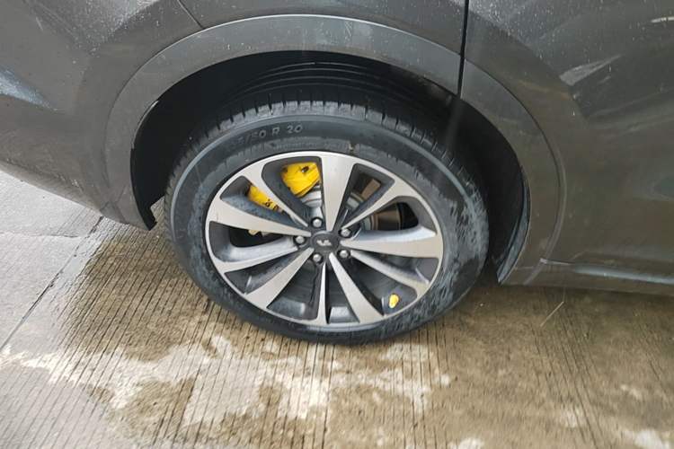 Used Li Auto ONE 2021 Extended-Range 6-Seater Version Right Rear Wheel Hub