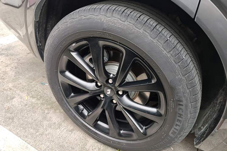 Used Li Auto ONE 2021 Extended-Range 6-Seater Version Right Rear Wheel Hub