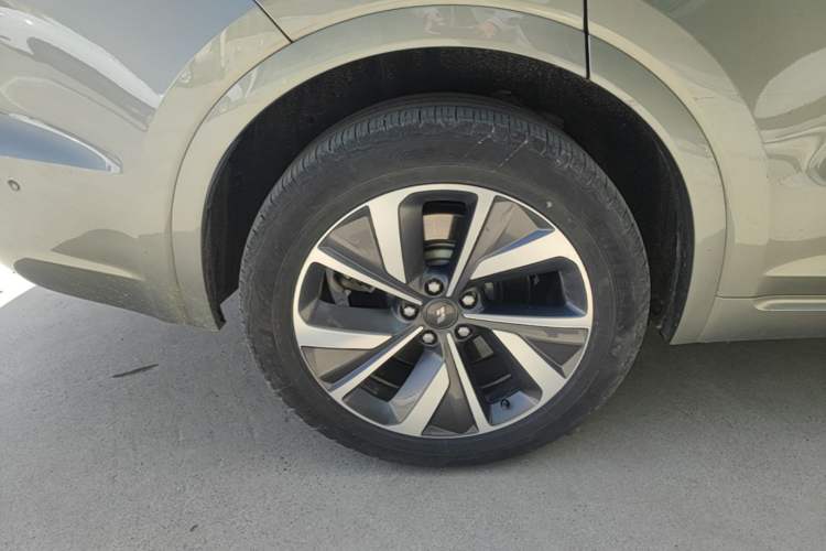 Used Li Auto ONE 2021 Extended-Range 6-Seater Version Right Rear Wheel Hub