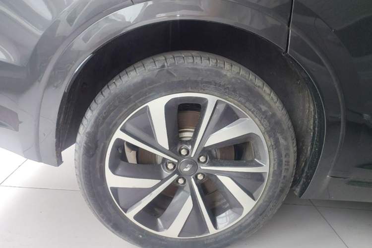 Used Li Auto ONE 2021 Extended-Range 6-Seater Version Right Rear Wheel Hub