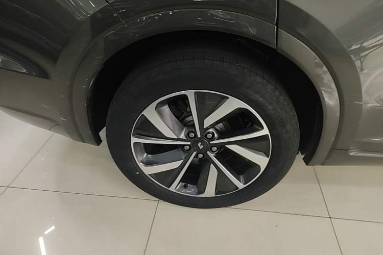 Used Li Auto ONE 2021 Extended-Range 6-Seater Version Right Rear Wheel Hub