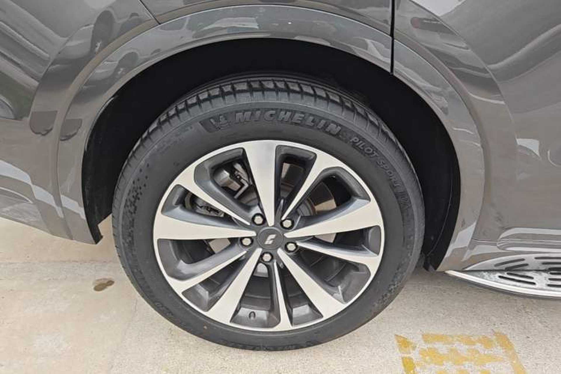 Used Li Auto ONE 2021 Extended-Range 6-Seater Version Right Rear Wheel Hub