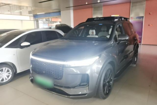 Ojetý Li Auto ONE 2021 Extended-Range 6-Seater Version