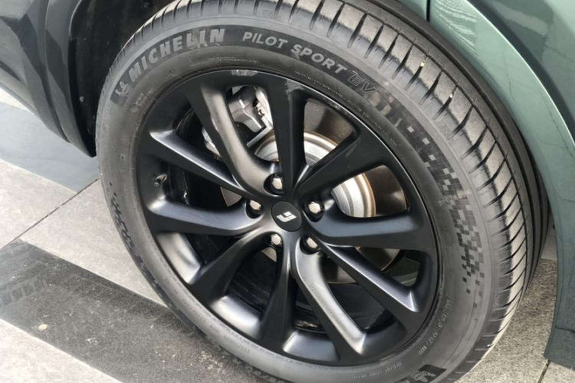 Used Li Auto ONE 2021 Extended-Range 6-Seater Version Exterior 12