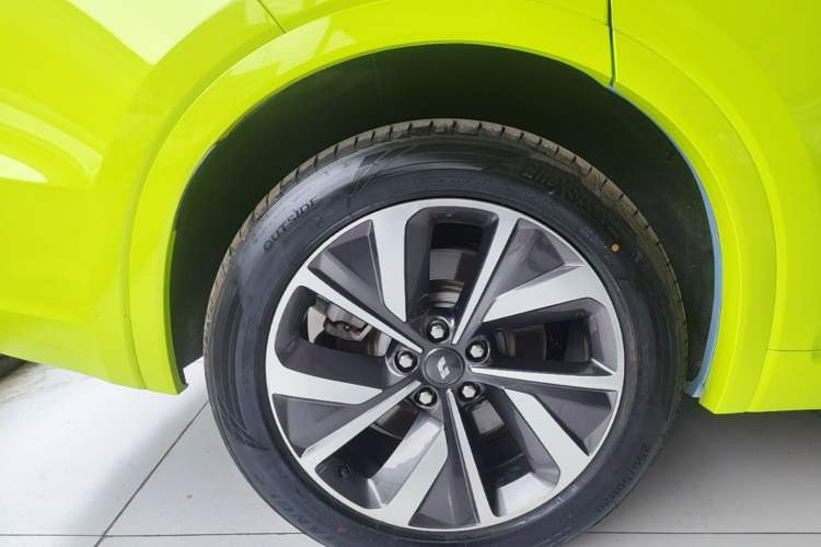 Used Li Auto ONE 2021 Extended-Range 6-Seater Version Exterior 2