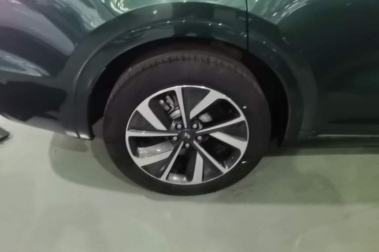 Used Li Auto ONE 2021 Extended-Range 6-Seater Version Exterior 2