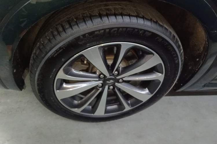 Used Li Auto ONE 2021 Extended-Range 6-Seater Version Exterior 2