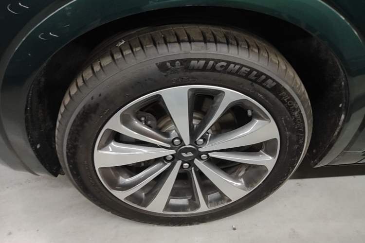Used Li Auto ONE 2021 Extended-Range 6-Seater Version Exterior 4