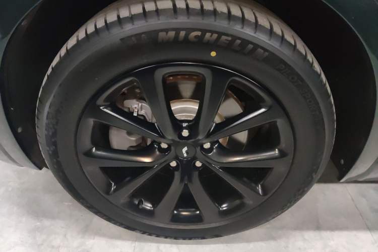 Used Li Auto ONE 2021 Extended-Range 6-Seater Version Exterior 4