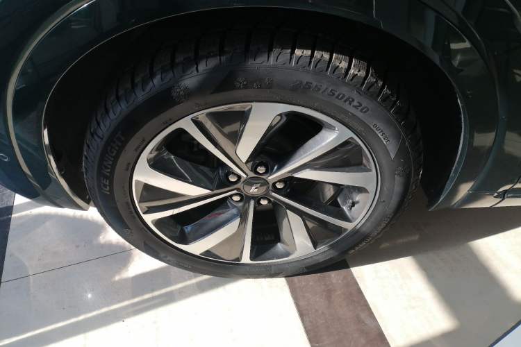 Used Li Auto ONE 2021 Extended-Range 6-Seater Version Exterior 4