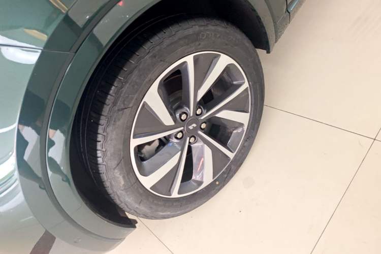 Used Li Auto ONE 2021 Extended-Range 6-Seater Version Exterior 4