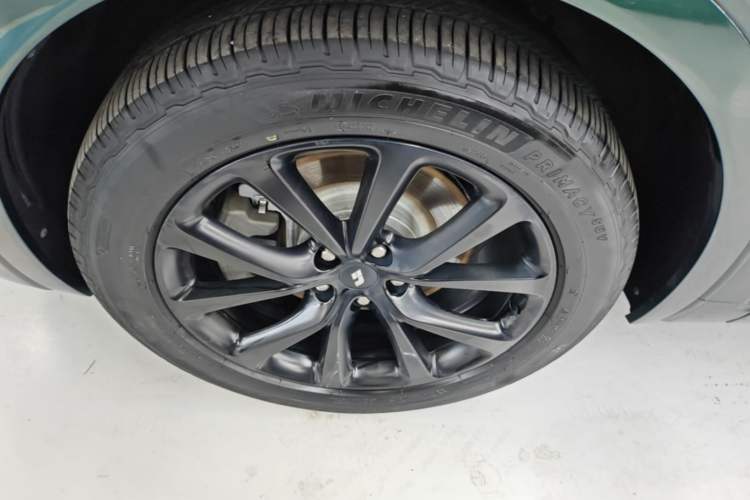 Used Li Auto ONE 2021 Extended-Range 6-Seater Version Exterior 4