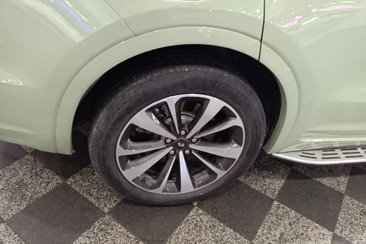 Used Li Auto ONE 2021 Extended-Range 6-Seater Version Exterior 5