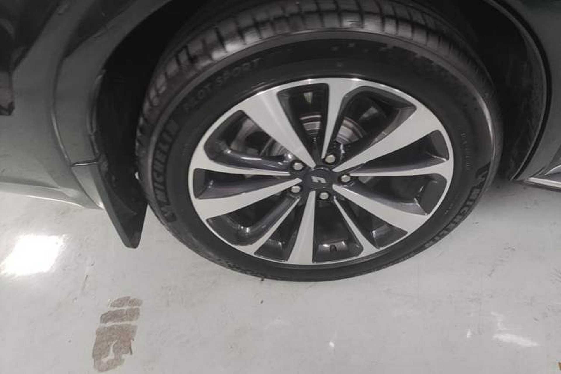 Used Li Auto ONE 2021 Extended-Range 6-Seater Version Exterior 5