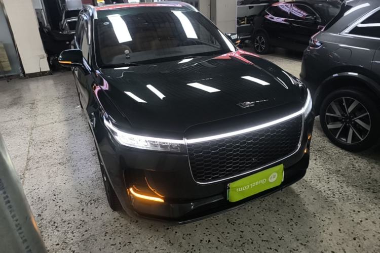 Used Li Auto ONE 2021 Extended-Range 6-Seater Version Front Right 45 Deg