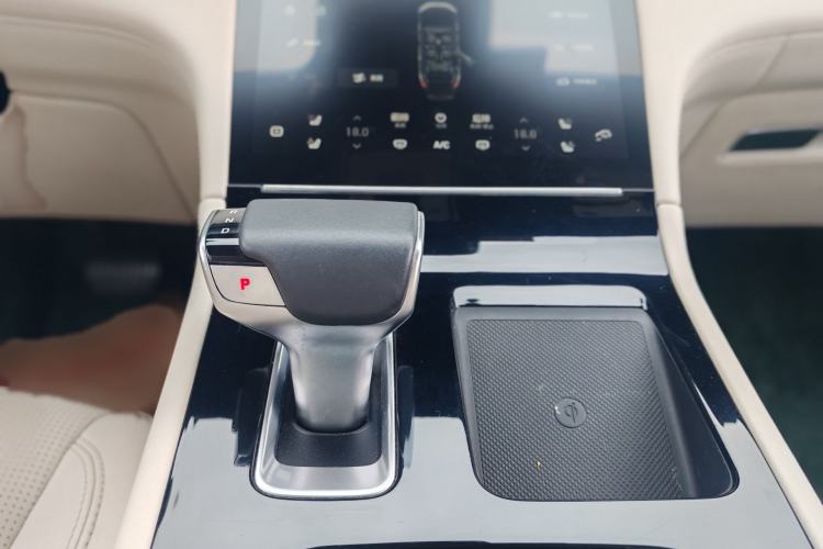 Used Li Auto ONE 2021 Extended-Range 6-Seater Version Gear Lever