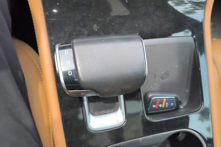 Used Li Auto ONE 2021 Extended-Range 6-Seater Version Gear Lever