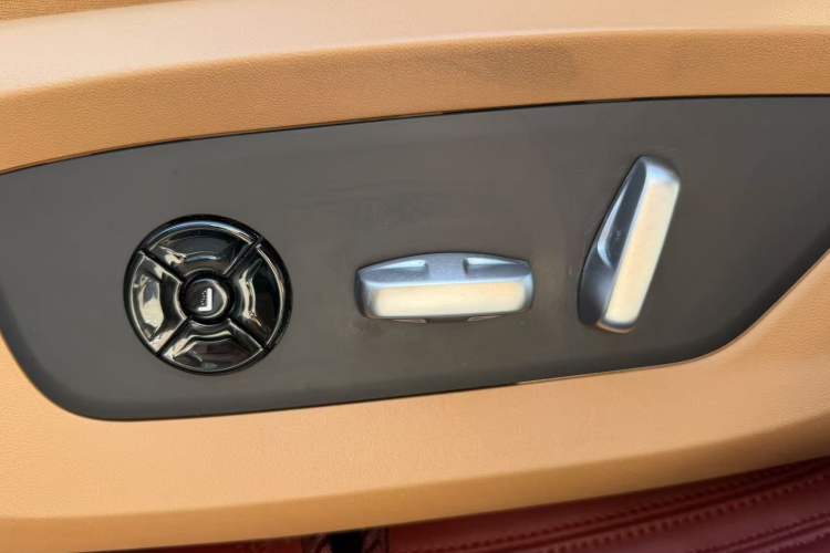 Used Li Auto ONE 2021 Extended-Range 6-Seater Version Interior 9