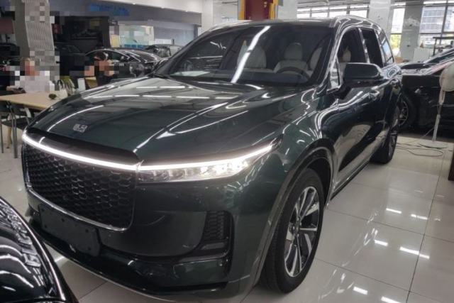 Ojetý Li Auto ONE 2021 Extended-Range 6-Seater Version