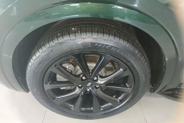 Used Li Auto ONE 2021 Extended-Range 6-Seater Version Left Front Wheel Hub