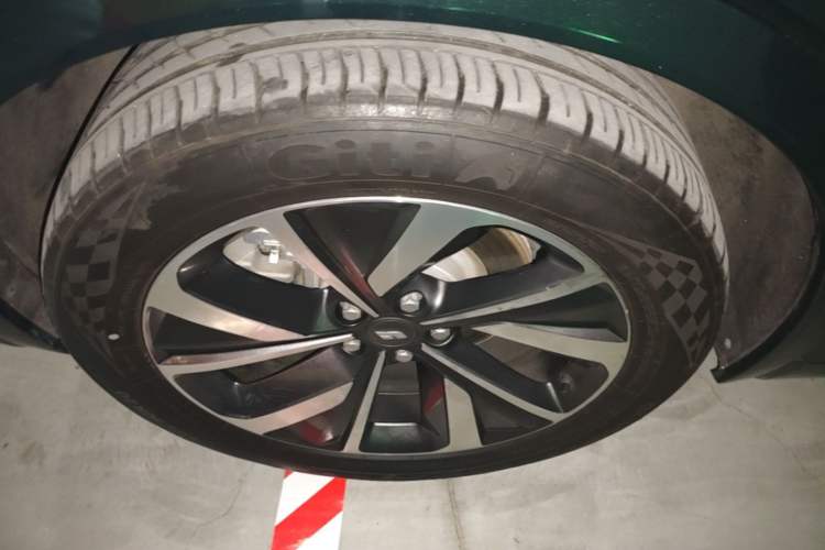 Used Li Auto ONE 2021 Extended-Range 6-Seater Version Left Front Wheel Hub