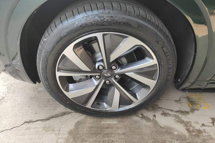 Used Li Auto ONE 2021 Extended-Range 6-Seater Version Left Front Wheel Hub