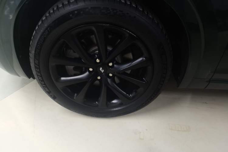 Used Li Auto ONE 2021 Extended-Range 6-Seater Version Left Front Wheel Hub
