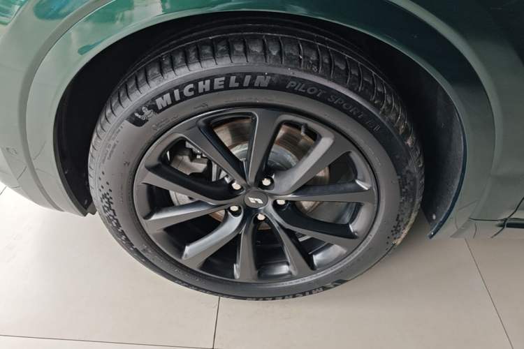 Used Li Auto ONE 2021 Extended-Range 6-Seater Version Left Front Wheel Hub