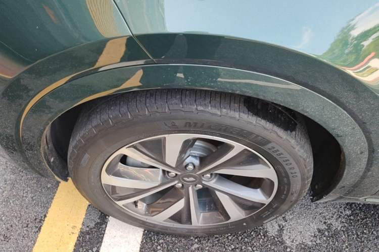 Used Li Auto ONE 2021 Extended-Range 6-Seater Version Left Front Wheel Hub